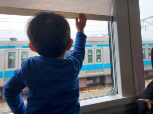 子連れお出かけは普通列車グリーン車利用がお得で便利でおすすめ